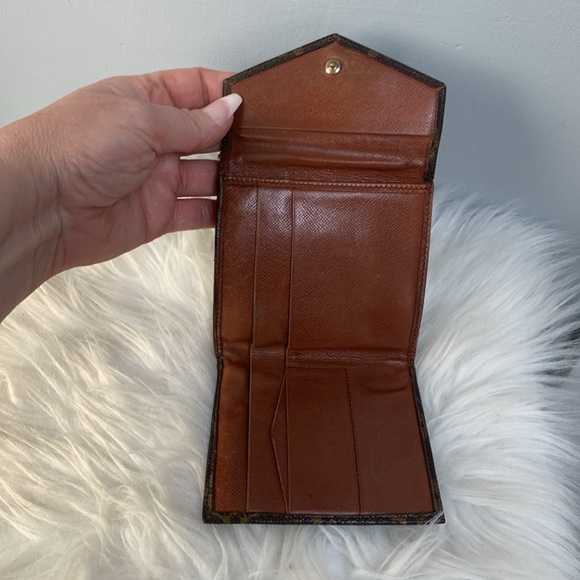 1990 authentic Louis Vuitton compact Elise wallet - scar blemish on front - Picture 13 of 16